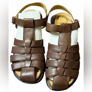 Thom McAn Brown Leather women’s Sandals size 8‎